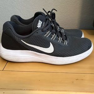 Nike LunerConverge men’s running shoes size 9